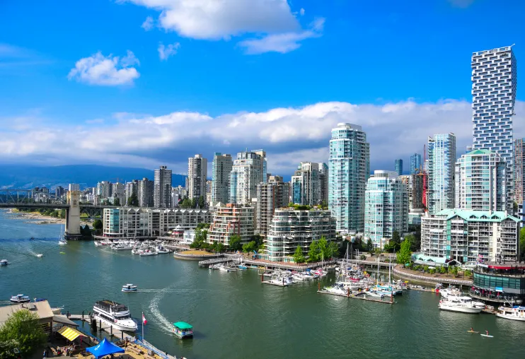 カナダの有数の大都市バンクーバーの都会の景色の画像